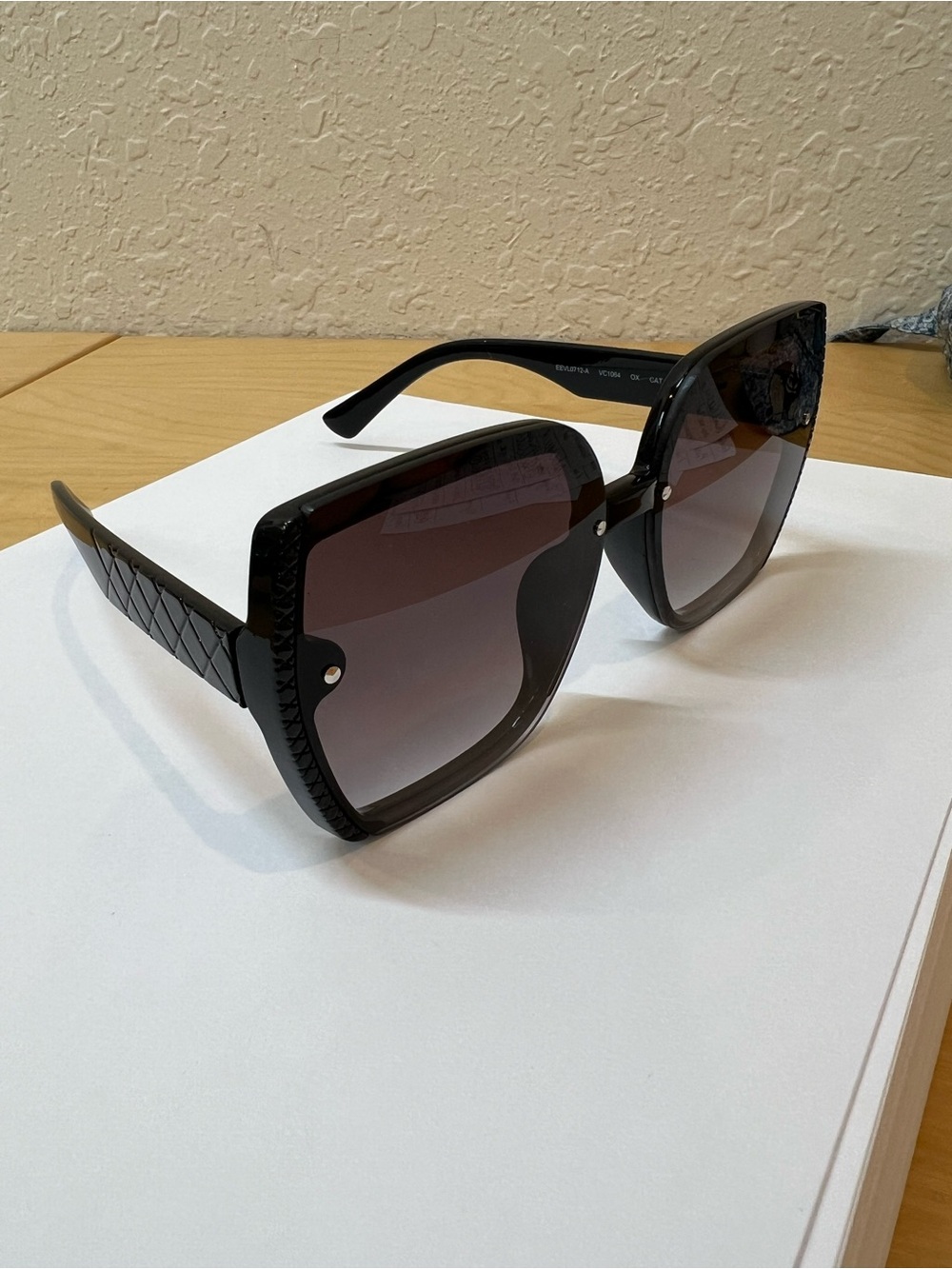 Vince Camuto Black Oversized Gradient Square Sunglasses